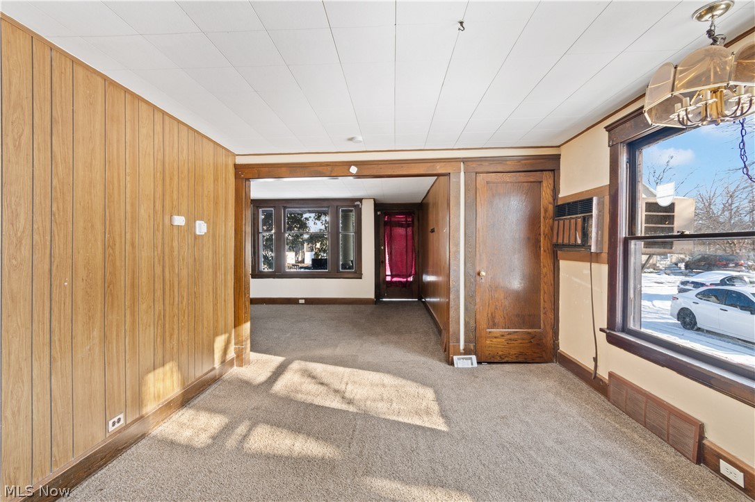 4327 Riverside Avenue Cleveland, OH 44102 - Photo 6 of 32 Gallery Image 6