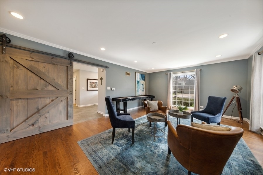 924 South Bruner Street, Hinsdale, IL 60521 Compass