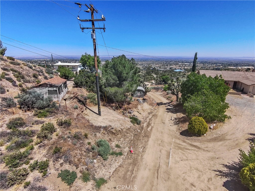 8451 Zohra Canyon Road Pinon Hills, CA 92372 - Photo 27 of 46
