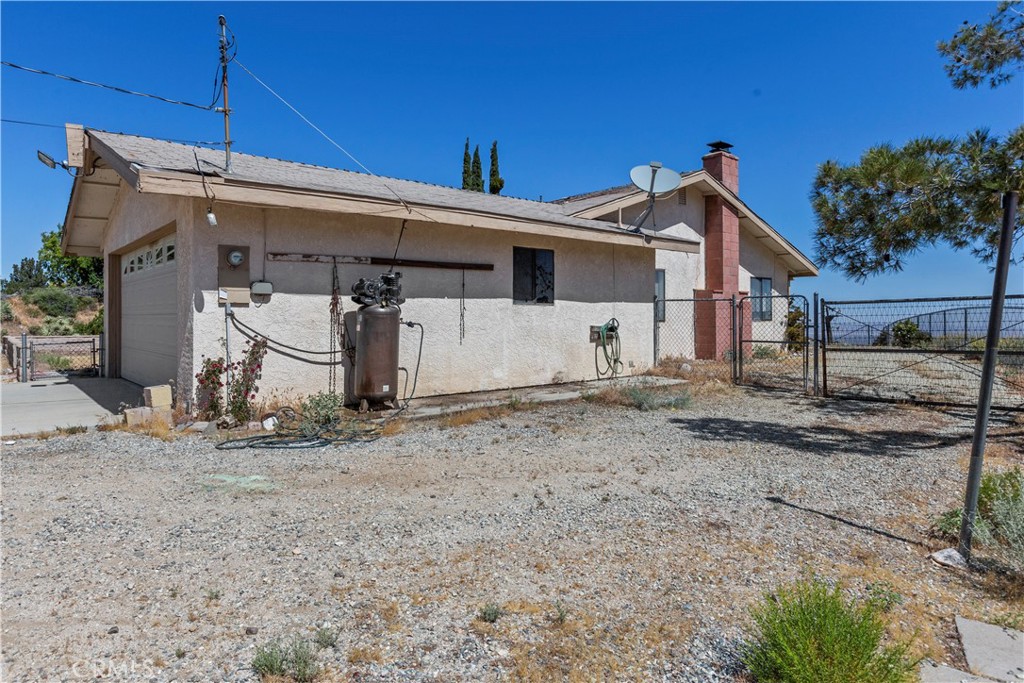 8451 Zohra Canyon Road Pinon Hills, CA 92372 - Photo 32 of 46