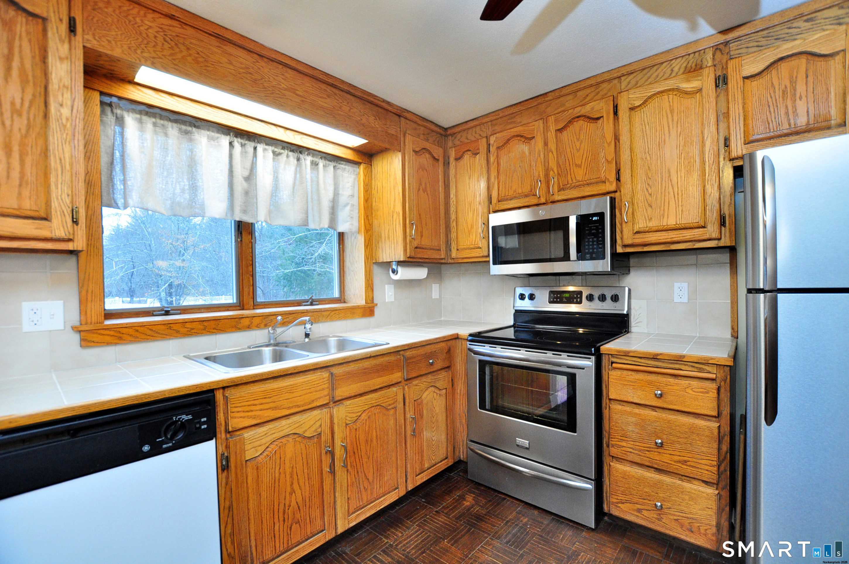 126 Turkey Hills Road East Granby, CT 06026 - Photo 11 of 40