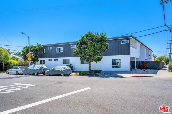 $4,995,000 | 2001 Penmar Avenue, Venice, CA 90291