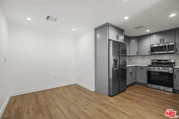 $4,995,000 | 2001 Penmar Avenue, Venice, CA 90291