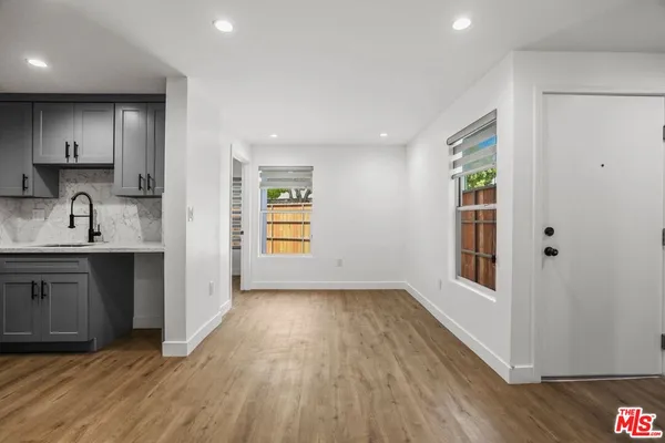 $4,995,000 | 2001 Penmar Avenue, Venice, CA 90291