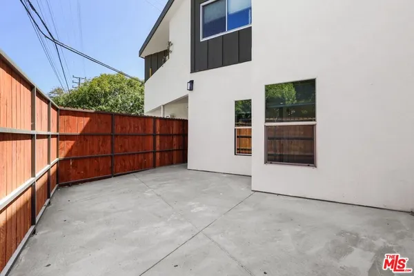 $4,995,000 | 2001 Penmar Avenue, Venice, CA 90291
