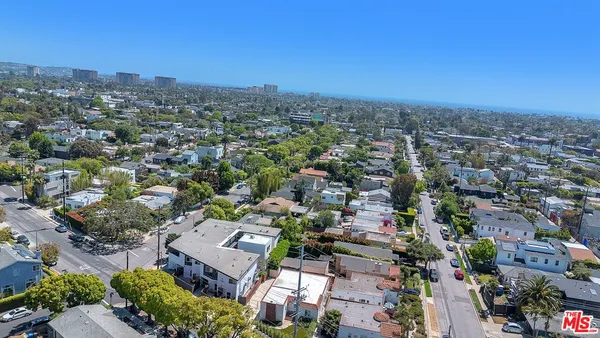 $4,995,000 | 2001 Penmar Avenue, Venice, CA 90291