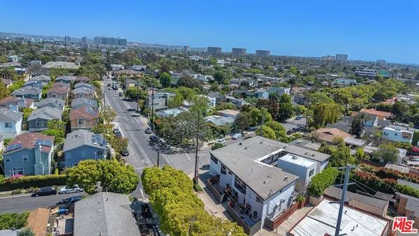 $4,995,000 | 2001 Penmar Avenue, Venice, CA 90291