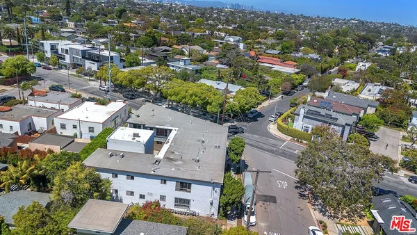 $4,995,000 | 2001 Penmar Avenue, Venice, CA 90291
