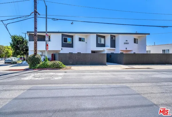 $4,995,000 | 2001 Penmar Avenue, Venice, CA 90291