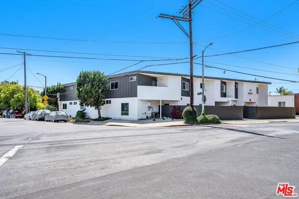$4,995,000 | 2001 Penmar Avenue, Venice, CA 90291