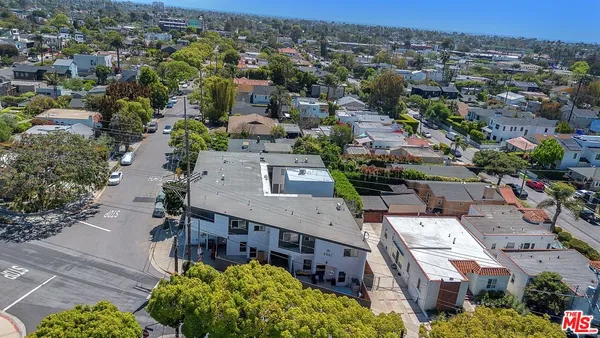 $4,995,000 | 2001 Penmar Avenue, Venice, CA 90291