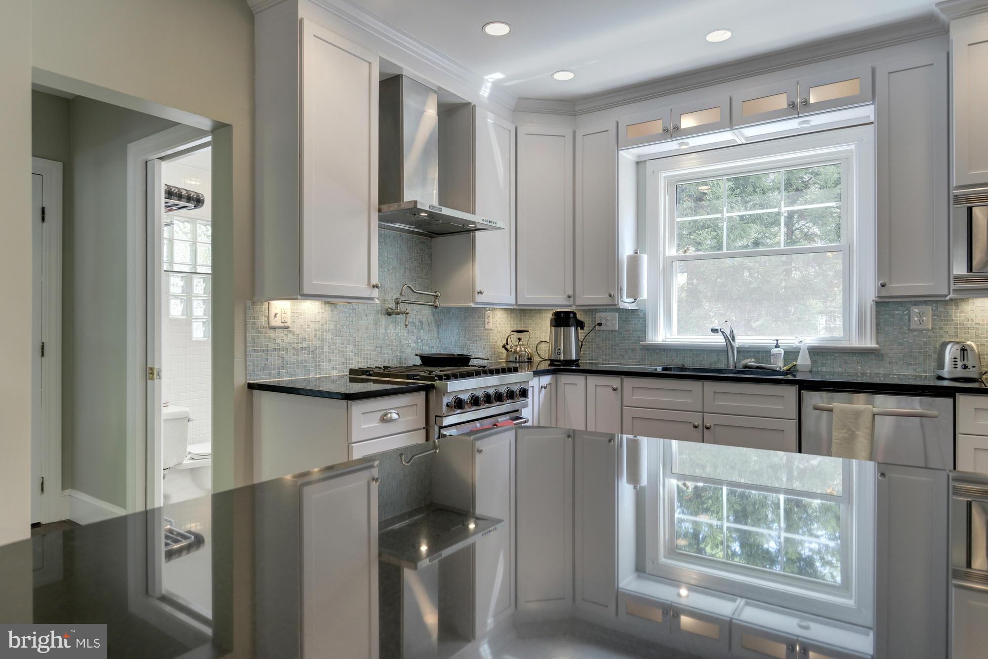 3109 2nd Road North Arlington, VA 22201 - Photo 11 of 30 Kitchen