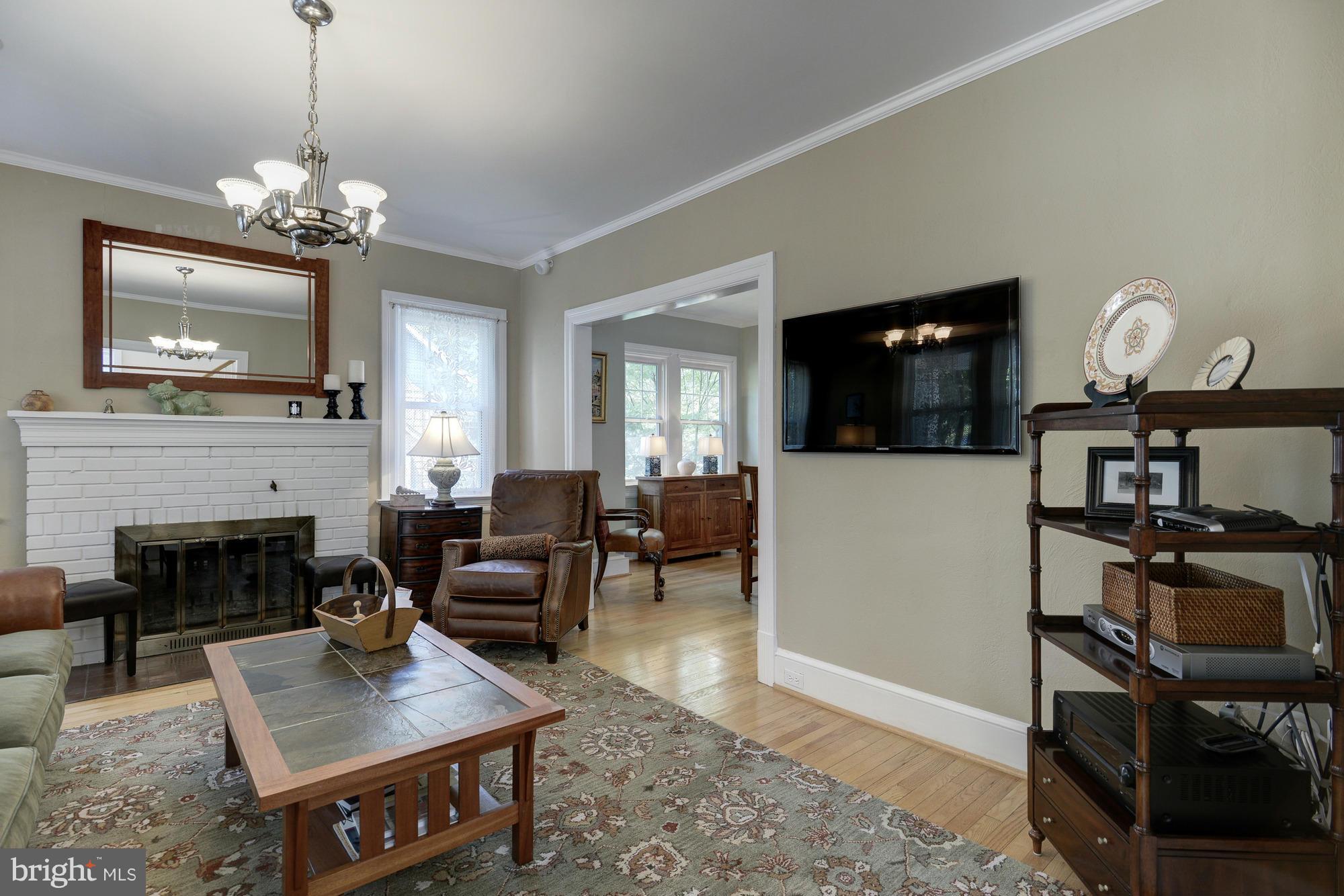 3109 2nd Road North Arlington, VA 22201 - Photo 6 of 30 Family Room