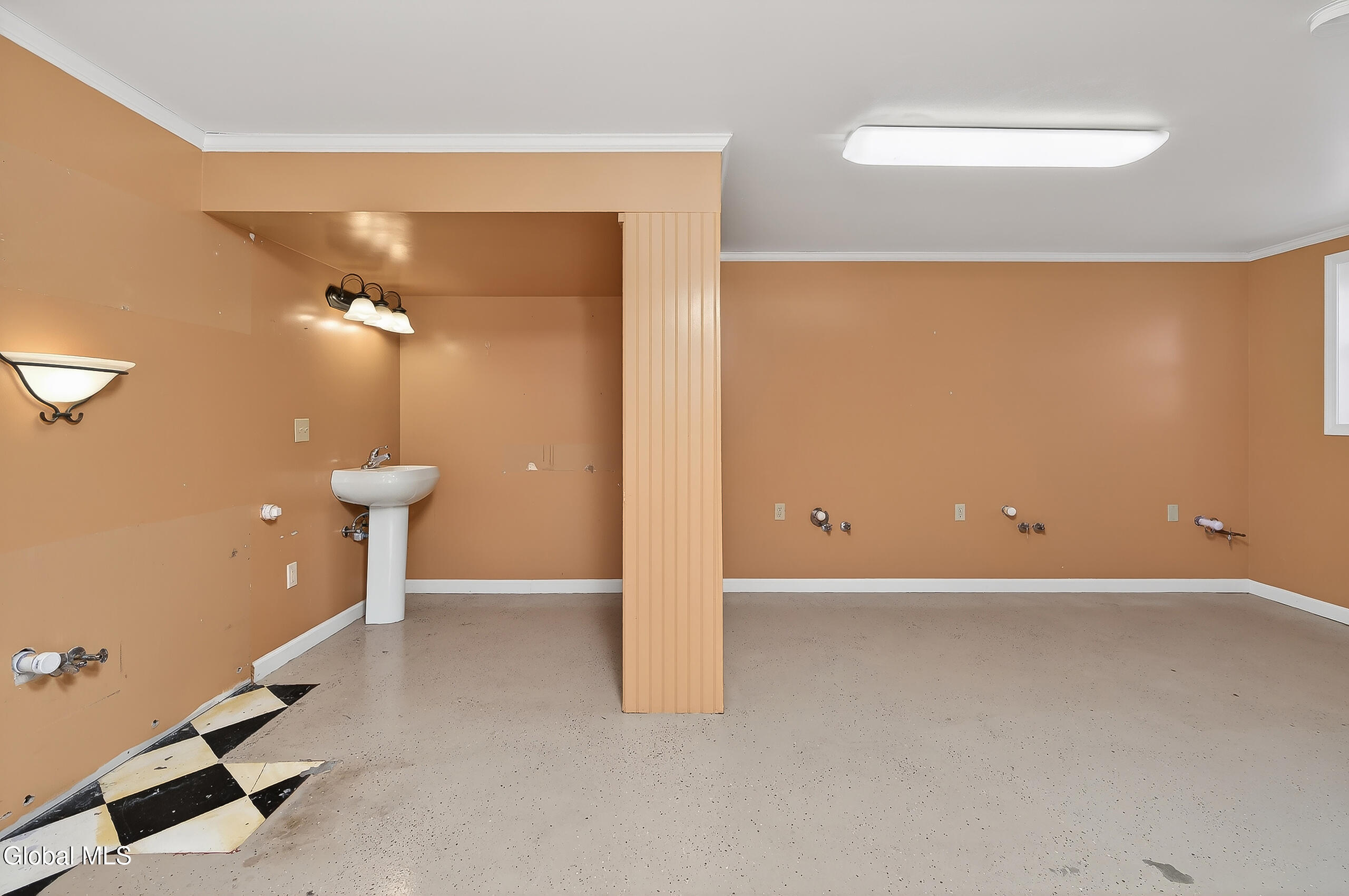 1208 Loudon Road Colonie, NY 12047 - Photo 16 of 24 058-1208-Loudon-Road-Cohoes-NY-12047