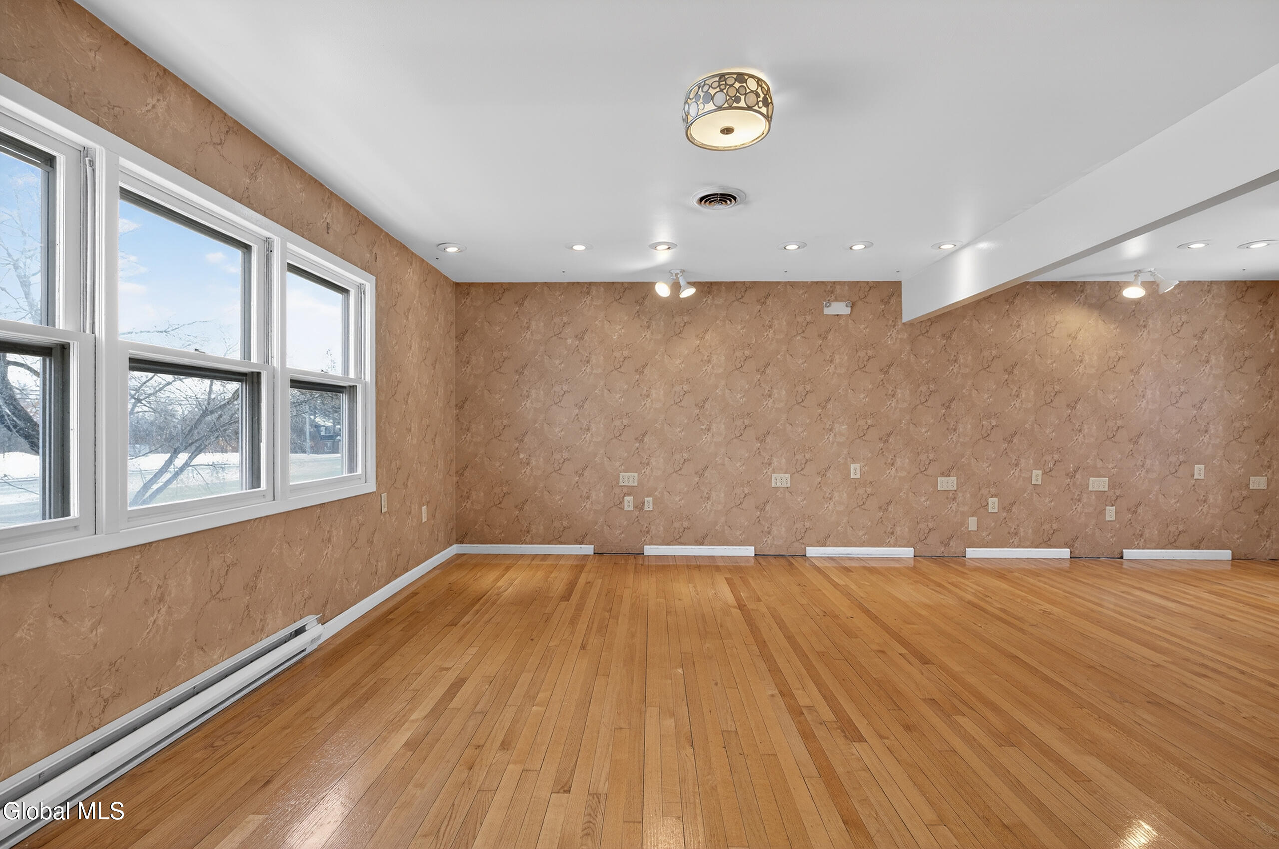 1208 Loudon Road Colonie, NY 12047 - Photo 5 of 24 014-1208-Loudon-Road-Cohoes-NY-12047