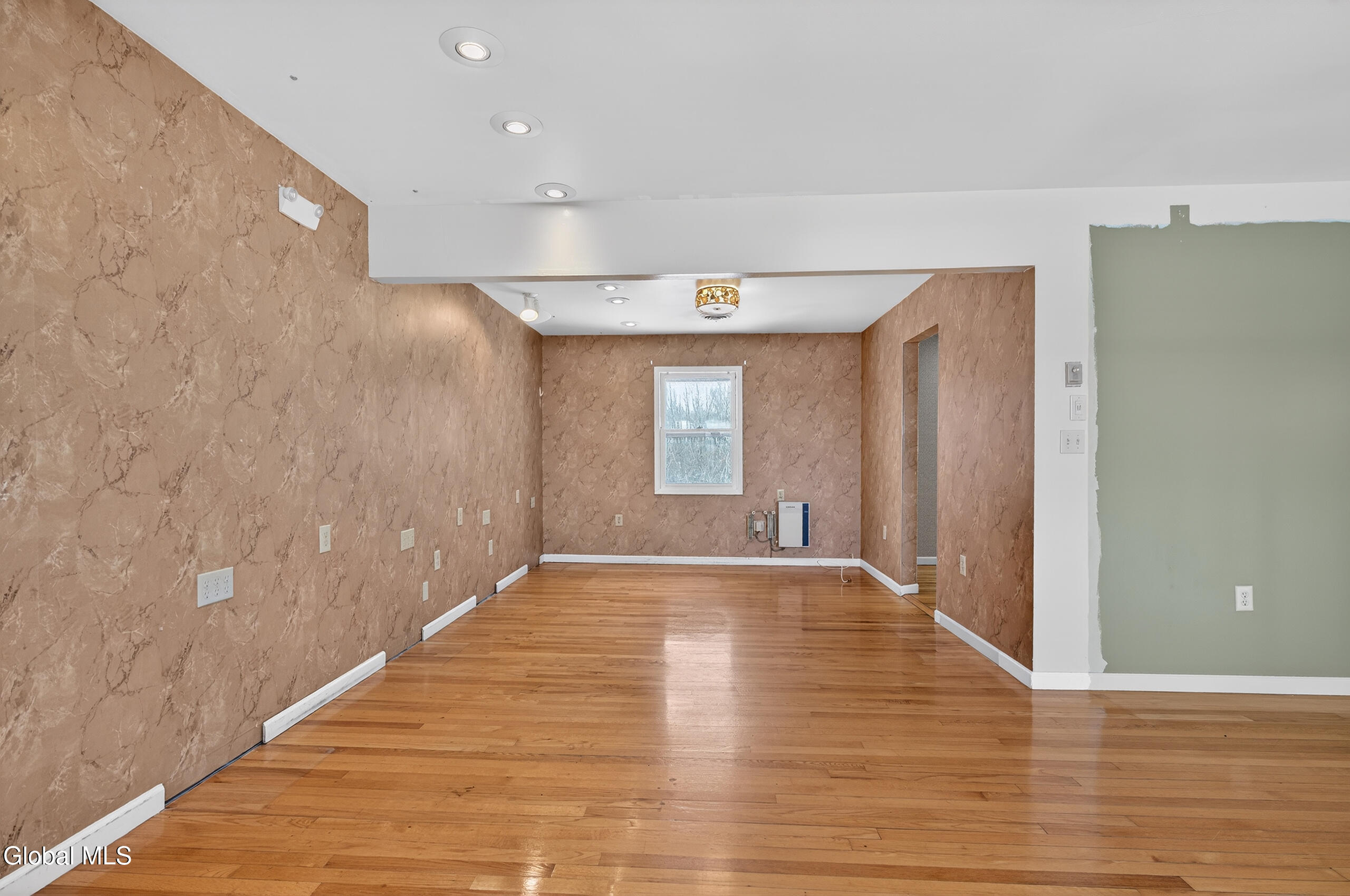 1208 Loudon Road Colonie, NY 12047 - Photo 6 of 24 017-1208-Loudon-Road-Cohoes-NY-12047