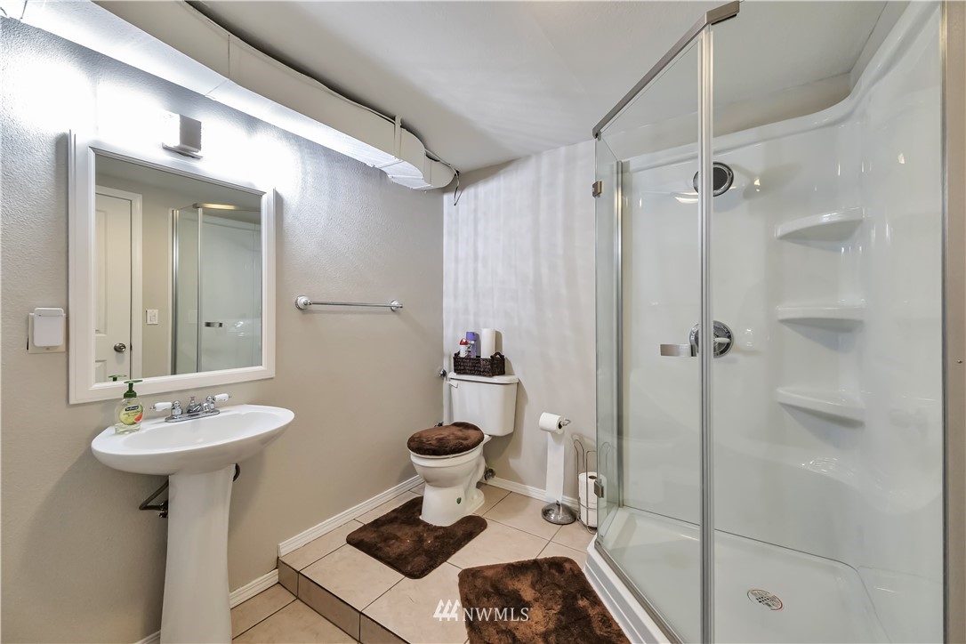 10255 Renton Avenue South Seattle, WA 98178 - Photo 13 of 15 Gallery Image 13