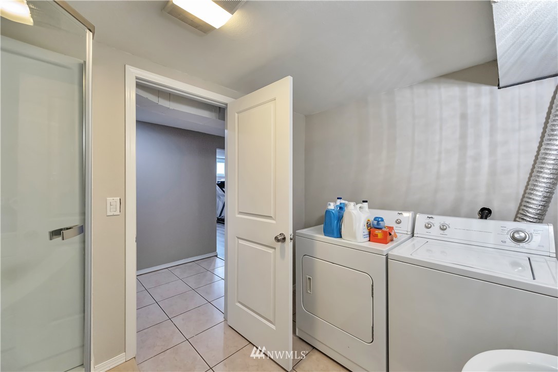 10255 Renton Avenue South Seattle, WA 98178 - Photo 14 of 15 Gallery Image 14