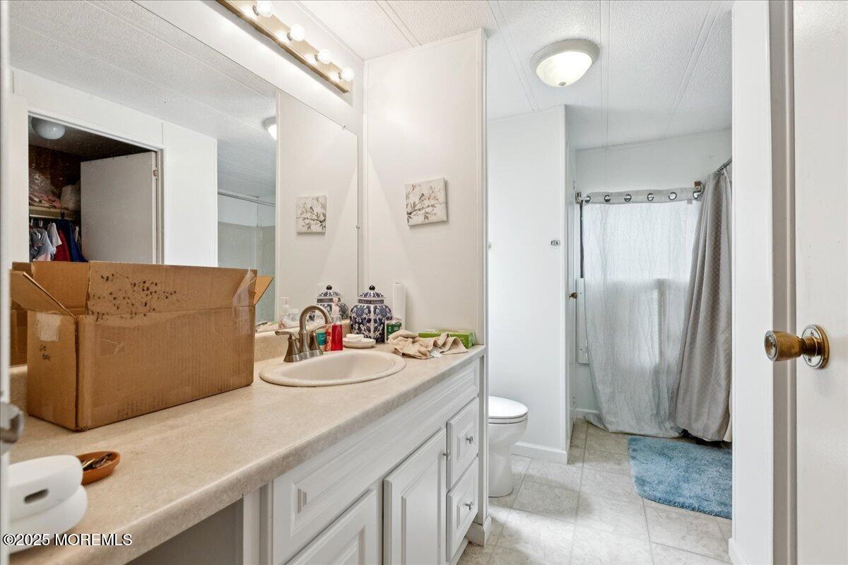30 Roberts Road Toms River, NJ 08755 - Photo 15 of 19 Double Sinks