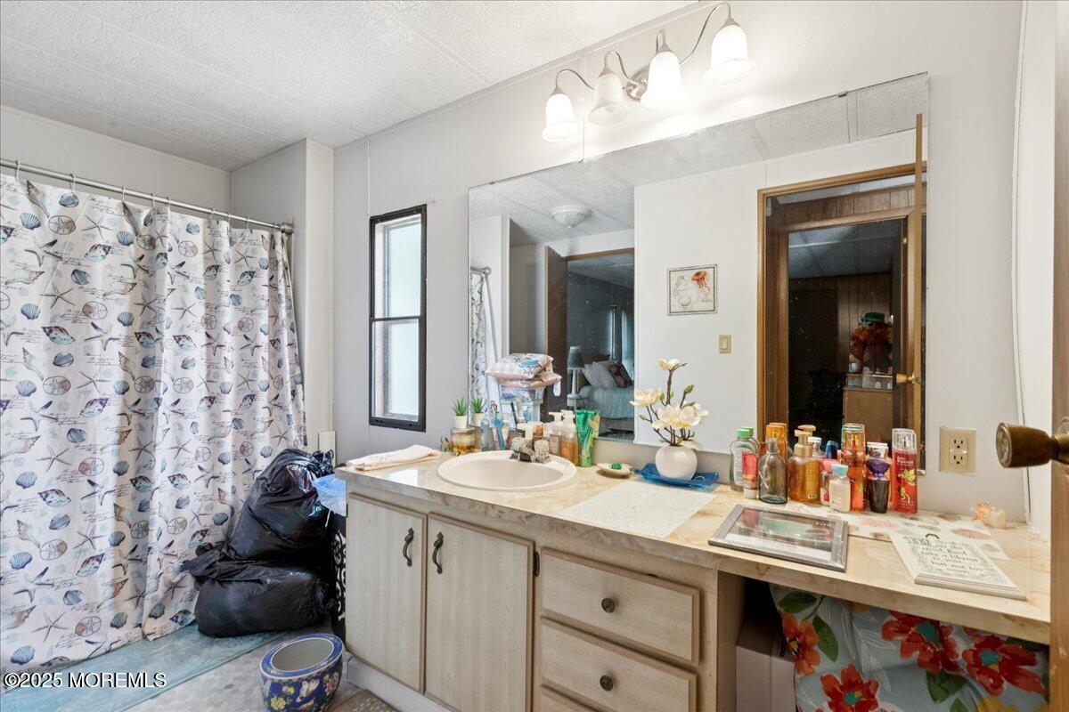 30 Roberts Road Toms River, NJ 08755 - Photo 18 of 19 Guest Bath