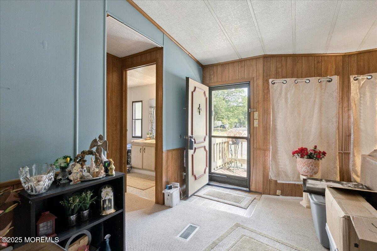 30 Roberts Road Toms River, NJ 08755 - Photo 4 of 19 Large entertaining space