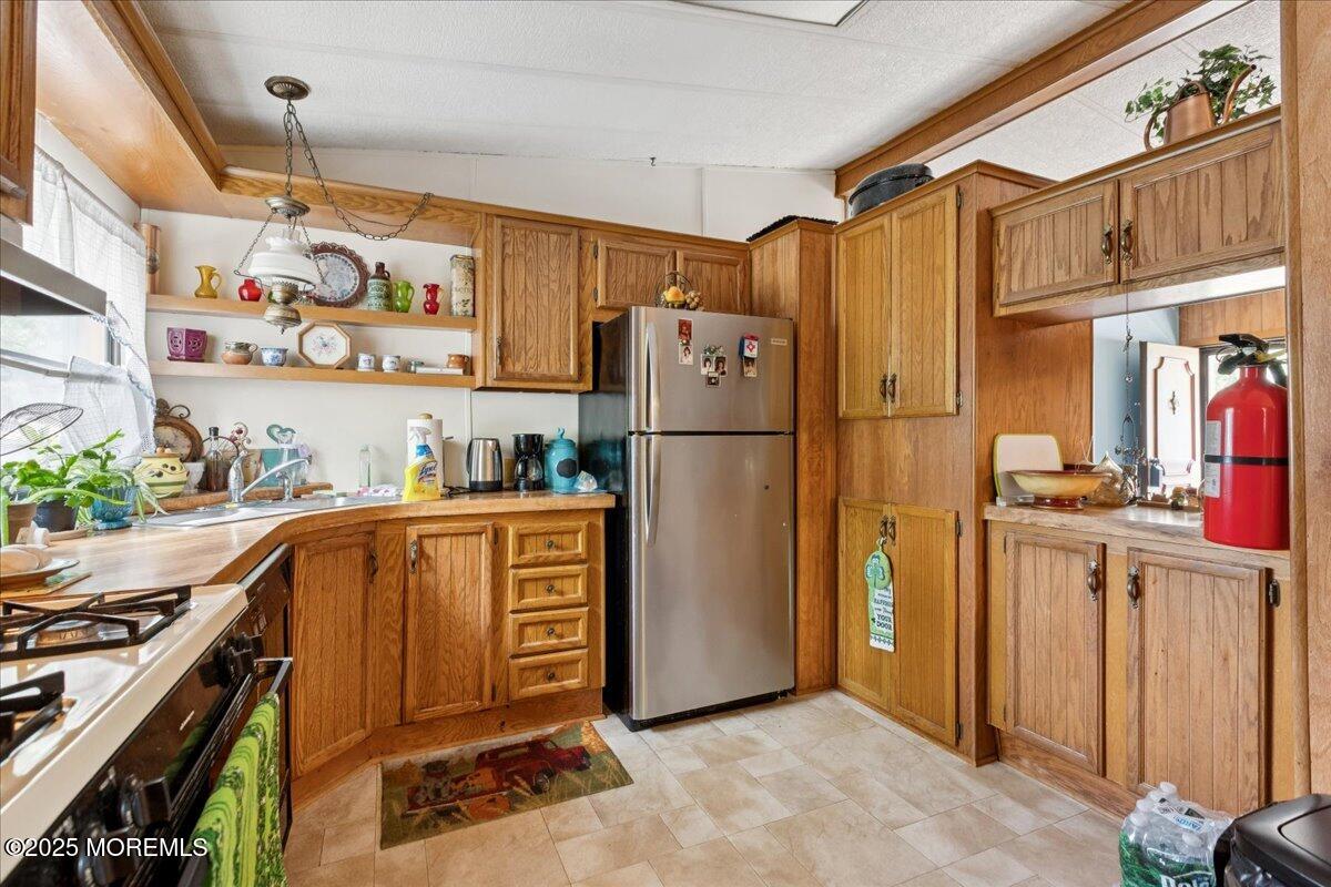 30 Roberts Road Toms River, NJ 08755 - Photo 9 of 19 Lots of Counter Space