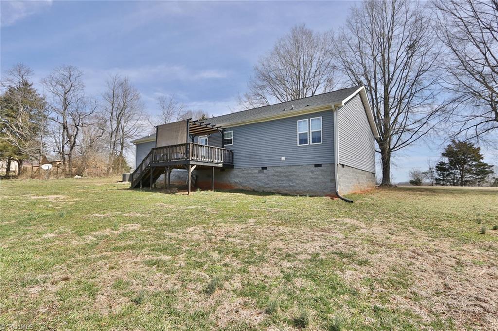 3821 Smitherman Road East Bend, NC 27018 - Photo 3 of 31 Gallery Image 3