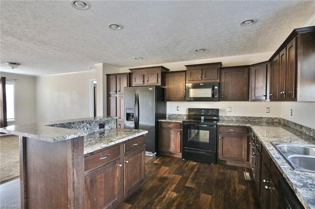 3821 Smitherman Road East Bend, NC 27018 - Photo 5 of 31 Gallery Image 5