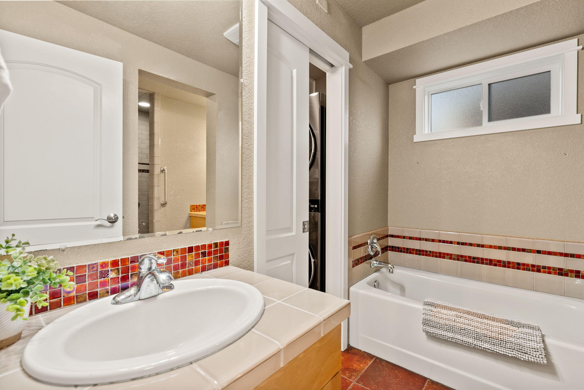 1439 Northwest 4th Street Bend, OR 97703 - Photo 22 of 41 Main Level Bathroom