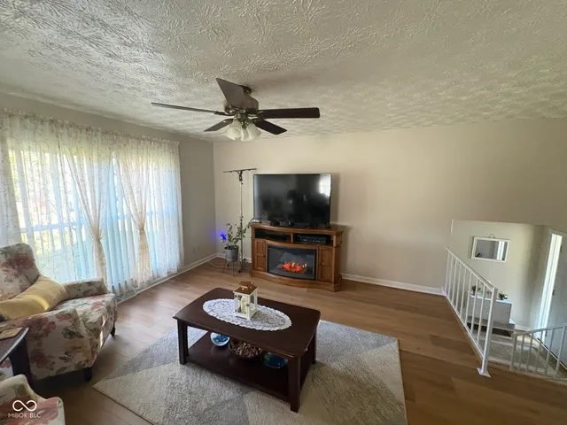 $299,900 | 4006 East Stop 10 Road, Indianapolis, IN 46237