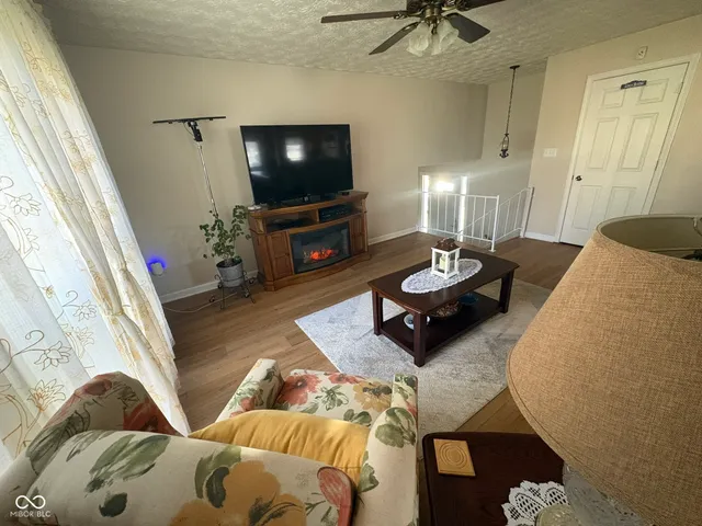 $299,900 | 4006 East Stop 10 Road, Indianapolis, IN 46237