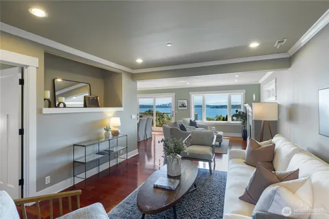 $2,375,000 | 1124 Lake Washington Boulevard South, Seattle, WA 98144