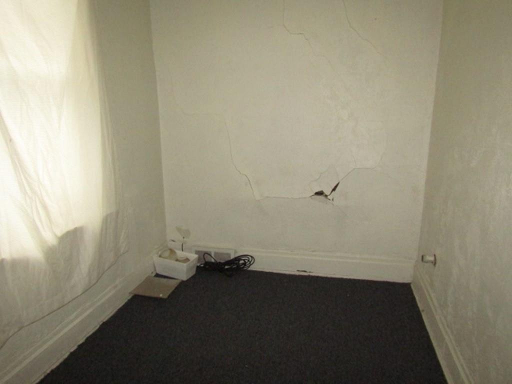 2348 McCook Street Pittsburgh, PA 15212 - Photo 16 of 27 an empty room with a window