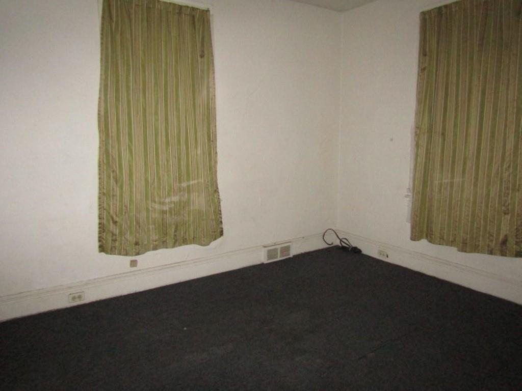 2348 McCook Street Pittsburgh, PA 15212 - Photo 18 of 27 an empty room with a window