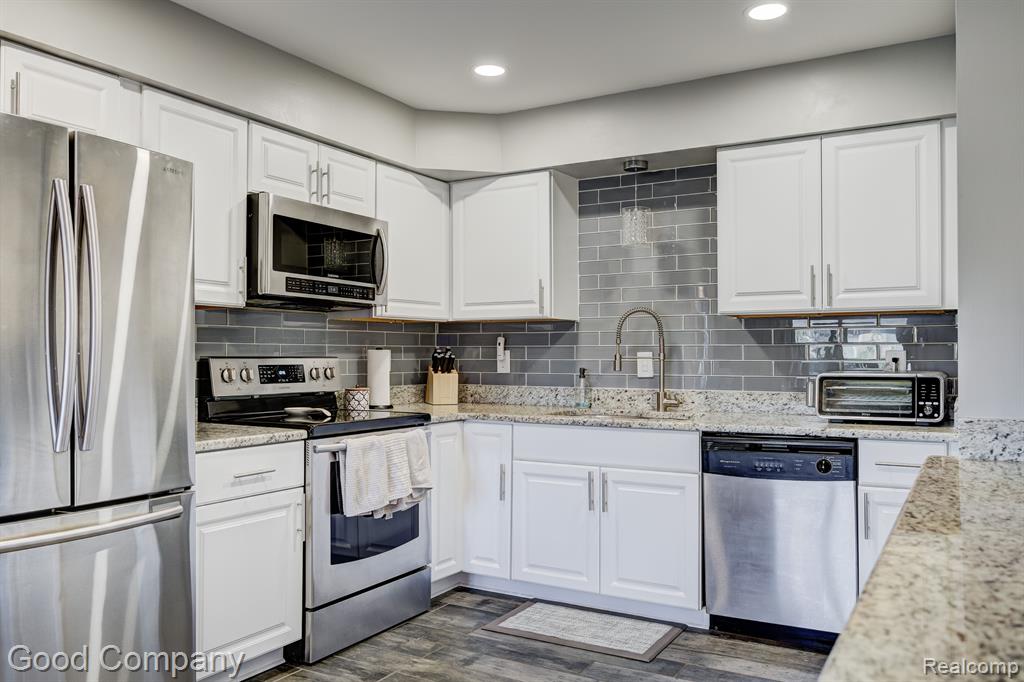 946 North Adams Road, Unit 7 Birmingham, MI 48009 - Photo 7 of 24