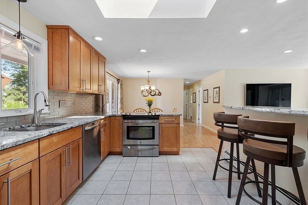 3 Rodney Road Peabody, MA 01960 - Photo 8 of 42 Gallery Image 8