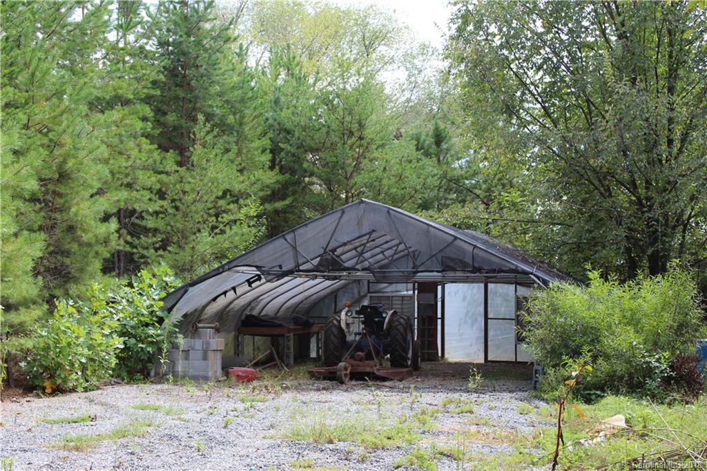 999 Alexander Road Leicester, NC 28748 - Photo 4 of 10 Gallery Image 4