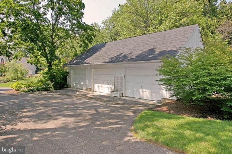 962 Melvin Road Annapolis, MD 21403 - Photo 14 of 29 Garage 1