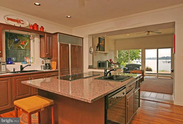962 Melvin Road Annapolis, MD 21403 - Photo 17 of 29 Kitchen
