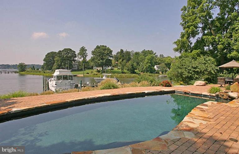 962 Melvin Road Annapolis, MD 21403 - Photo 5 of 29 Swimming Pool