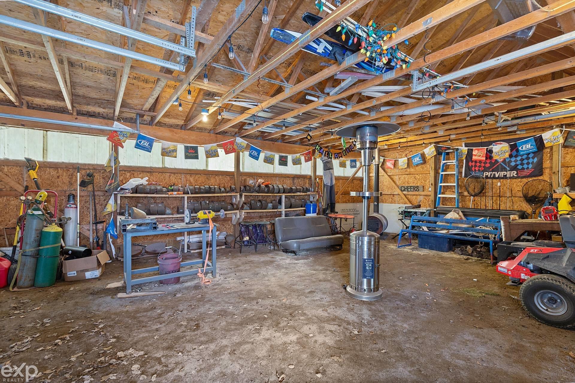752 Capac Road Allenton, MI 48002 - Photo 18 of 28 50136577-9f27f57a-1275-4b2e-bc73-6bbbc112a5db.JPG