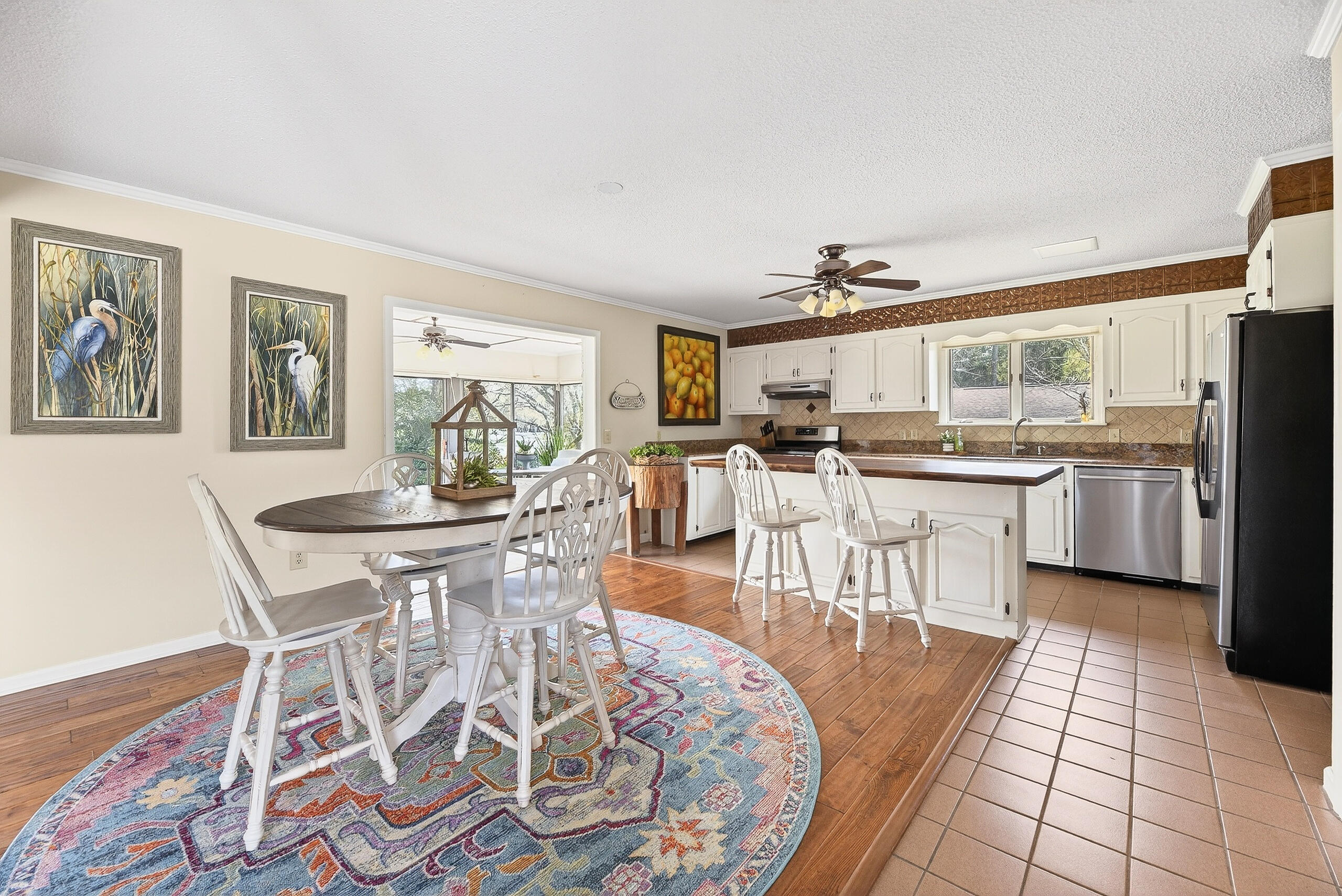 207 Cooper Drive Santee, SC 29142 - Photo 15 of 40 Kitchen /Dining