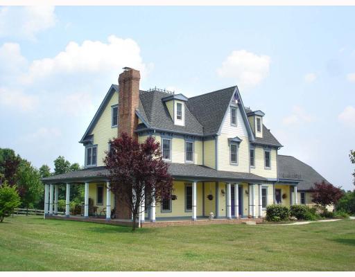 281 Chippewa Park Road Beaver Falls, PA 15010 - Photo 1 of 12 Exterior Front.