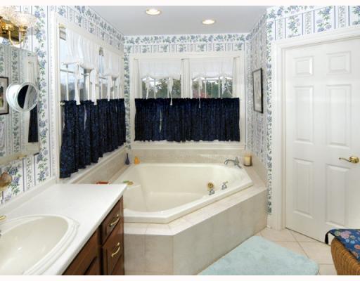 281 Chippewa Park Road Beaver Falls, PA 15010 - Photo 11 of 12 Master Bath/Spa.