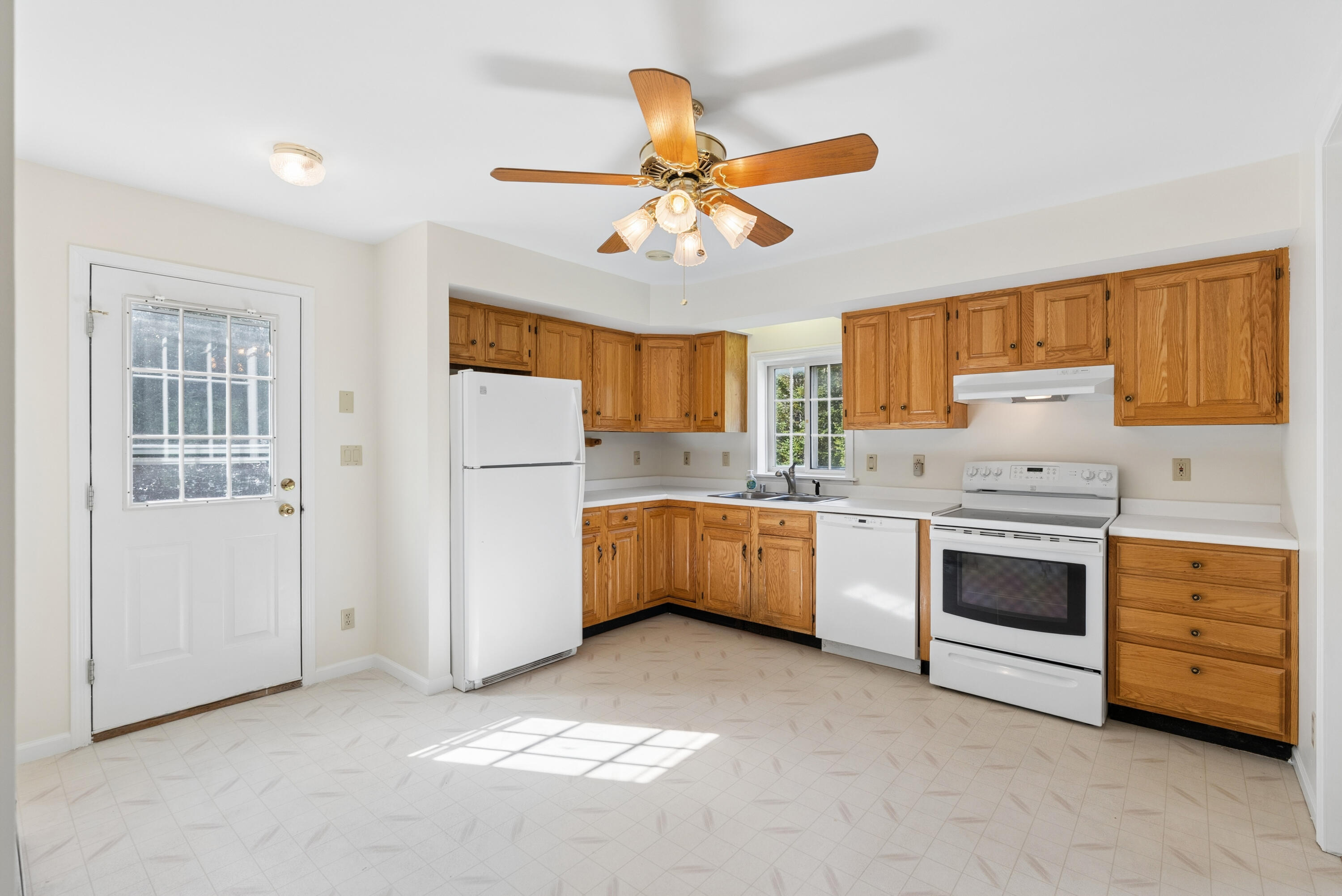 29 Riverside Ridge Road Windham, ME 04062 - Photo 4 of 51 DSC01777