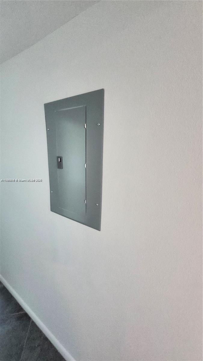 4065 Lyndhurst North, Unit 4065 Deerfield Beach, FL 33442 - Photo 20 of 34 a bathroom with a shower