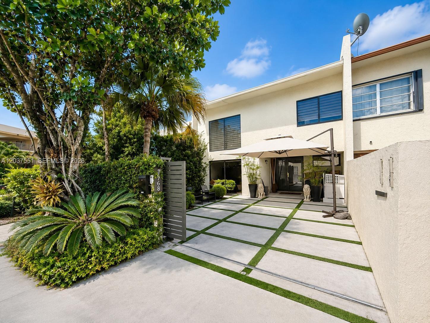 7968 Southwest 105th Place Miami, FL 33173 - Photo 3 of 29