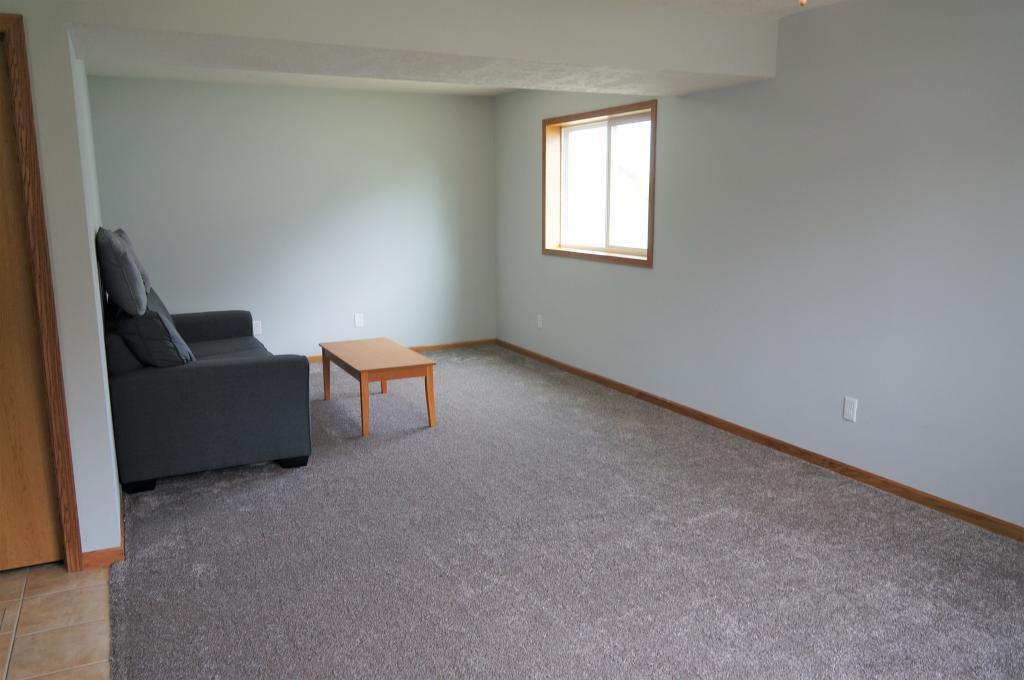 5587 Kingsbury Street Northwest Rochester, MN 55901 - Photo 12 of 20 Gallery Image 12