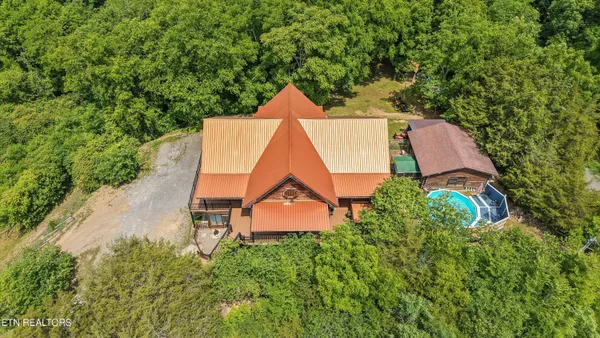 $995,000 | 320 Cherry Hill Way, Newport, TN 37821