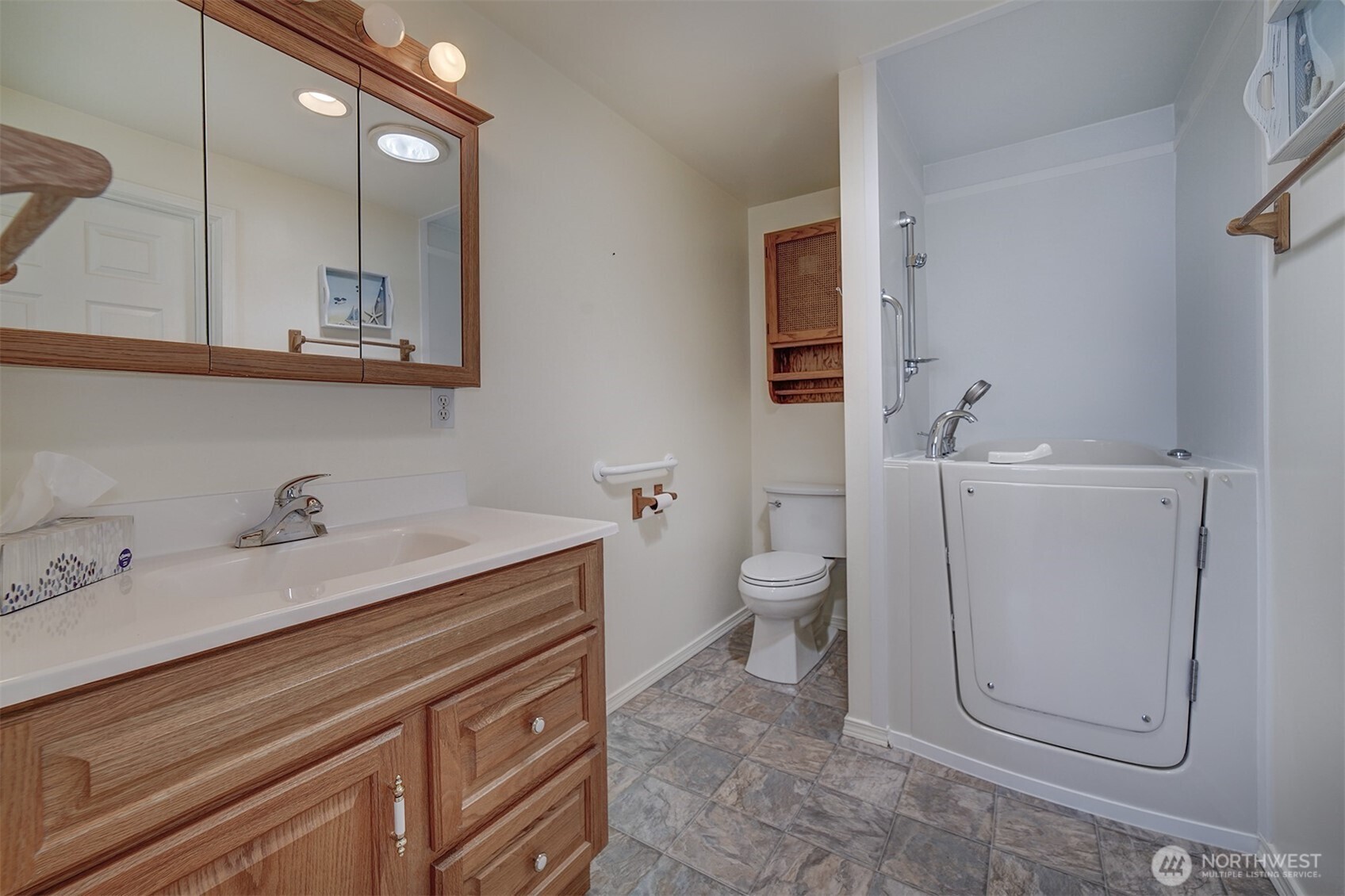 21910 President Point Road Northeast Kingston, WA 98346 - Photo 19 of 39 Gallery Image 19